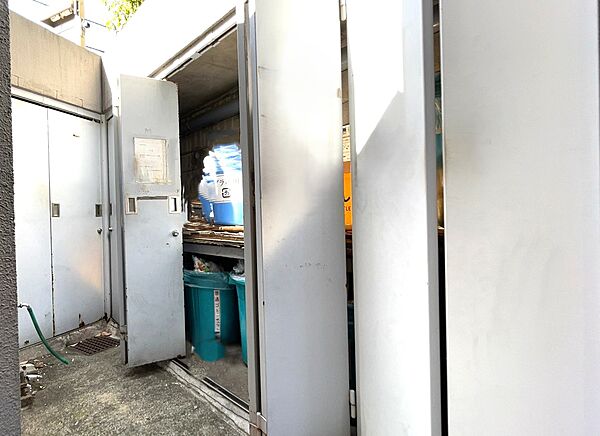 ゴミ置き場