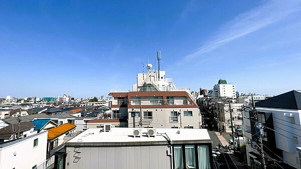 【主な修繕履歴】令和4年7月共用部分LED導入工事/令和4年11月加圧給水装置更新工事