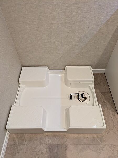 うれしい室内洗濯機置場です！室内洗濯機置場と浴室乾燥機で洗濯するたびに外に出る必要なし！