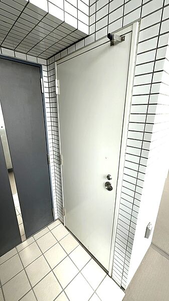 トランクルーム　　トランクルーム付/バルコニー全面開口で大型Fixサッシのあるリビングダイニング！