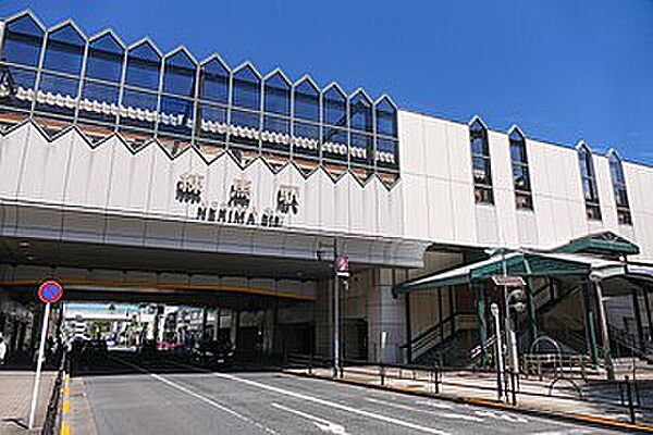 都営大江戸線、西武池袋線、西武有楽町線、西武豊島線「練馬 」 駅よりバス 6分、「学田橋」 バス停下車徒歩 1 分