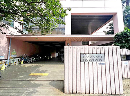 新宿区立北新宿図書館