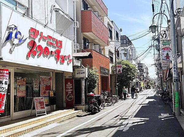 梅丘の街と寄り添う商店街『梅丘商店街』