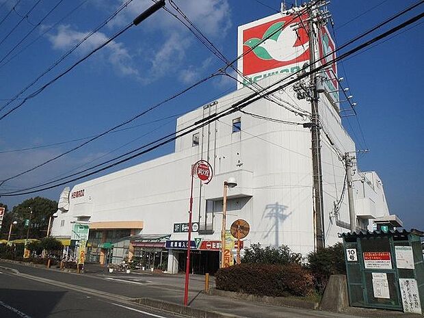 平和堂 篠原店 920m
