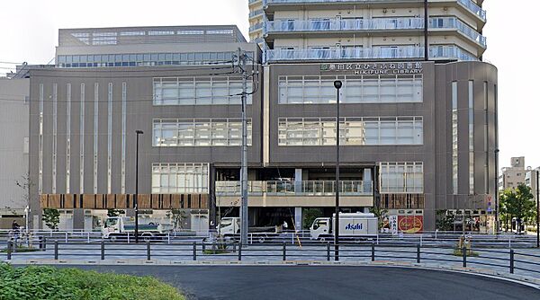 2013年に開館した墨田区内最大の広さと蔵書数を誇る中心的な図書館です。京成曳舟駅のすぐ目の前（マークフロントタワー曳舟の2～5階）にあり、アクセスもです。