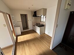 神戸市西神・山手線 湊川公園駅 徒歩15分の賃貸アパート 2階2DKのリビング/ダイニング