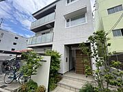 魚崎駅より徒歩3分 築5年7ヶ月 3階建の賃貸物件