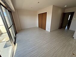 阪急神戸本線 園田駅 徒歩16分の賃貸マンション 5階2LDKのリビング/ダイニング