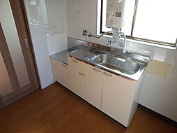 神戸市西神・山手線 湊川公園駅 徒歩15分の賃貸アパート 2階1DKのリビング/ダイニング