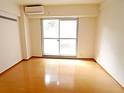 阪急神戸本線 塚口駅 徒歩10分の賃貸マンション 3階ワンルームのリビング/ダイニング