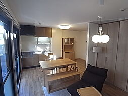 阪急伊丹線 新伊丹駅 徒歩8分の賃貸アパート 2階2LDKのリビング/ダイニング