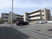 川西能勢口駅より徒歩11分 築16年4ヶ月 3階建の賃貸物件