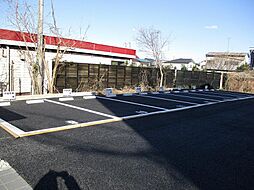 小菅医院駐車場