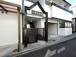 8 / 9