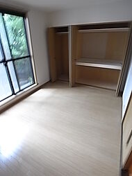 中山手ガーデンパレスＡ棟 205 2階1DKのリビング/ダイニング