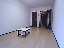 クレイノ初島 105 1階1Kのリビング/ダイニング