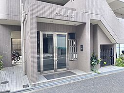 4 / 4