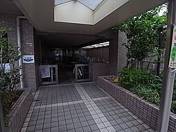 4 / 8