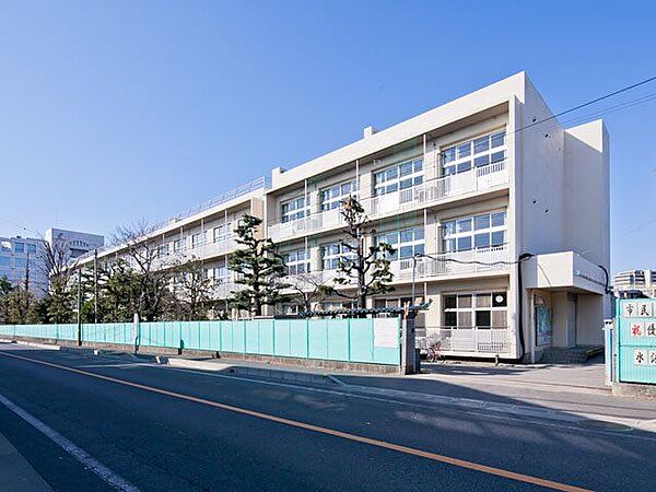 川口市立十二月田中学校 240m