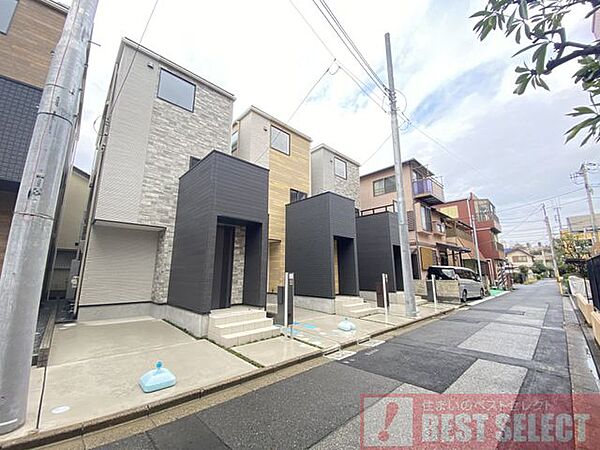 車通りの少ない閑静な住宅街に立地