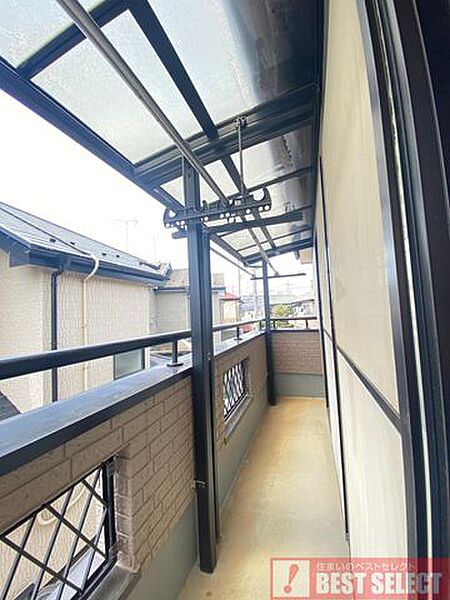 2部屋から出入り可能な続きバルコニー。風通しの良い空間が保てます。