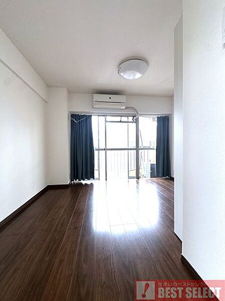 バルコニー付きで朝の日差しが心地よい、快適なお部屋です