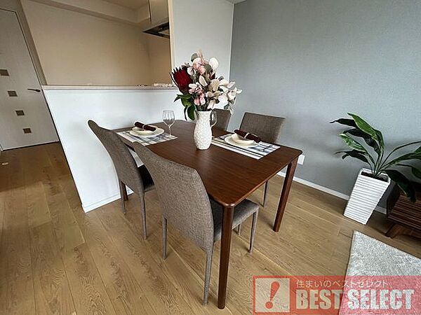 ダイニングテーブル