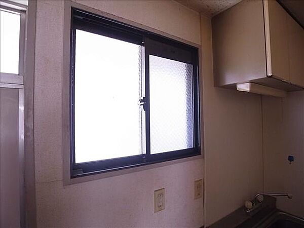 画像23:キッチンに窓があるので明るいです
