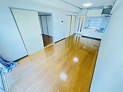 ひまりビル 8階3LDKのリビング/ダイニング