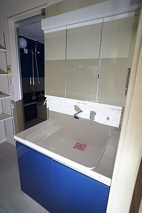 洗面台新調です...