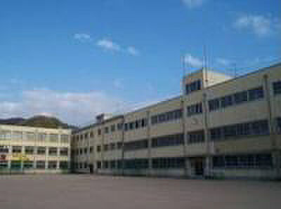 画像22:湊中学校（920m）