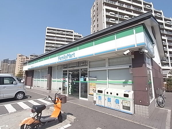 画像20:ファミリーマート（530m）