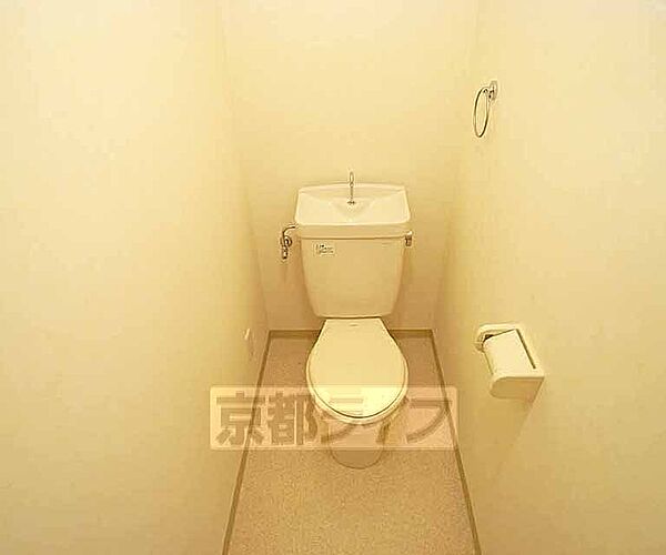 画像7:清潔感あるトイレです。