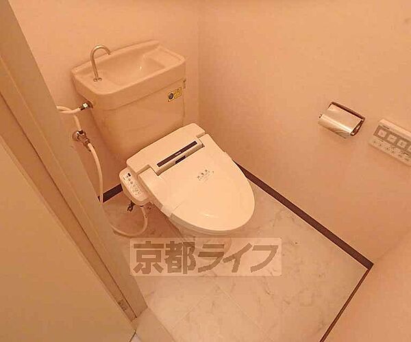 画像8:清潔感のあるトイレです。