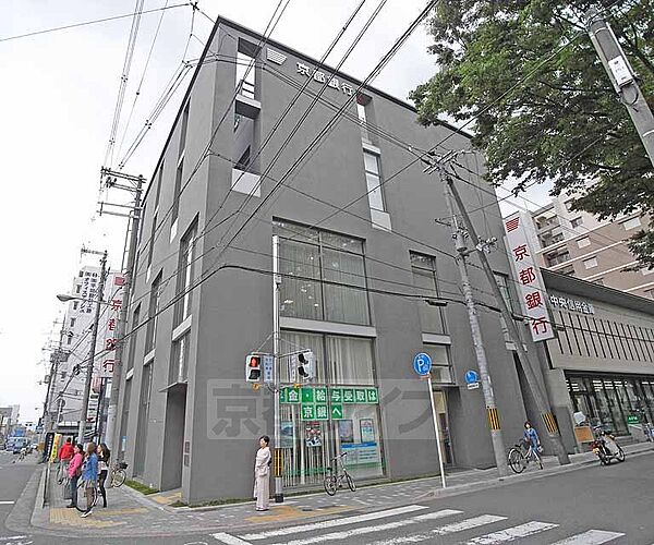 画像29:京都銀行 府庁出張所まで182m 丸太町通り沿いに面し、ご利用しやすい場所に。