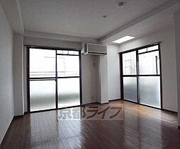 ファースト岩倉 1階1DKのリビング/ダイニング