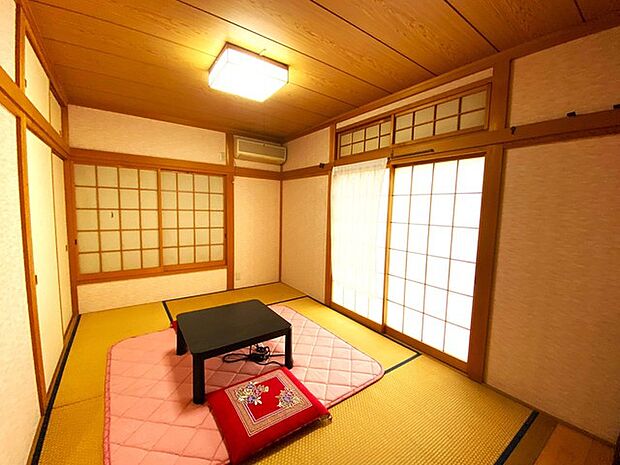 欧米化が進んでいる時代ですが、日本人なら和室は欲しいですよね。 