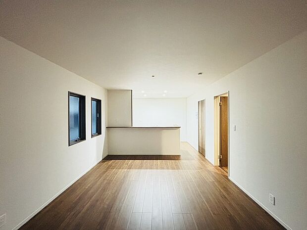 家族が自然に集りそうな広さが魅力のＬＤＫ。 