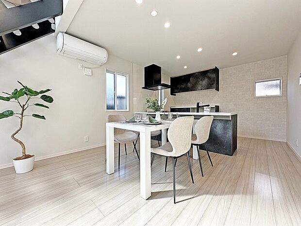 リビング空間にこだわりたい方に、見ていただきたい住宅です。