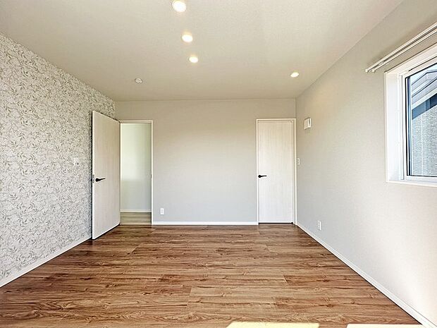 完成済み、実物をじっくりチェックできます。