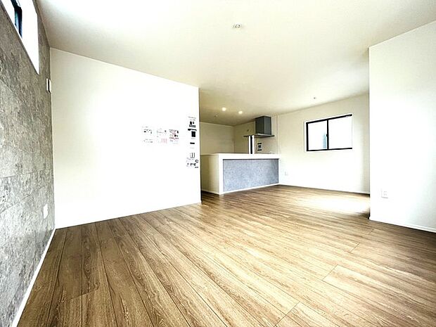 家族が自然に集りそうな広さが魅力のLDK。