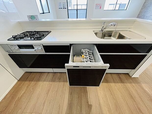 食器洗乾燥機付き、忙しい生活をサポートします。 