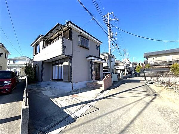 車の通りも少ない閑静な住宅地。子育てにも、第二の人生にも。