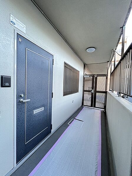 落ち着いたデザインの玄関です。