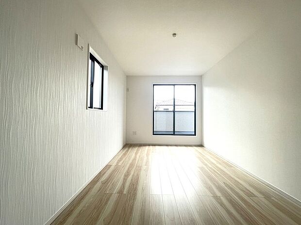 太陽の恵みを感じる、温もりと明るさにあふれたお部屋。 