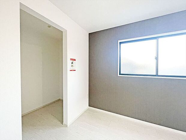 収納力と使い勝手がうれしいウォークインクローゼットがあります 