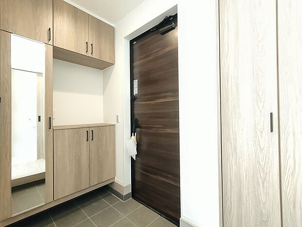 靴がしっかり収まるから、散らかりがちな玄関もスッキリ。 