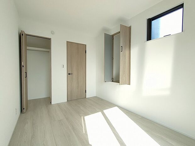 太陽の恵みを感じる、温もりと明るさにあふれたお部屋。