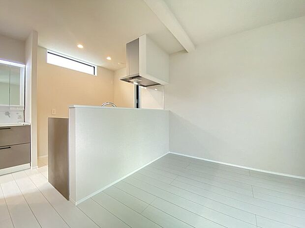 リビングは家具の配置も思いのまま。自由度が高い設計です。