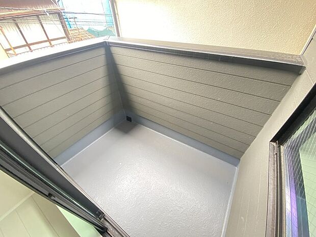 らくらくお洗濯を助ける広いバルコニー。